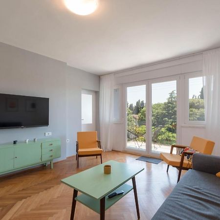 Nona Mileva Apartment Pula Buitenkant foto
