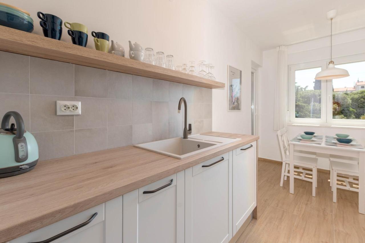 Nona Mileva Apartment Pula Buitenkant foto