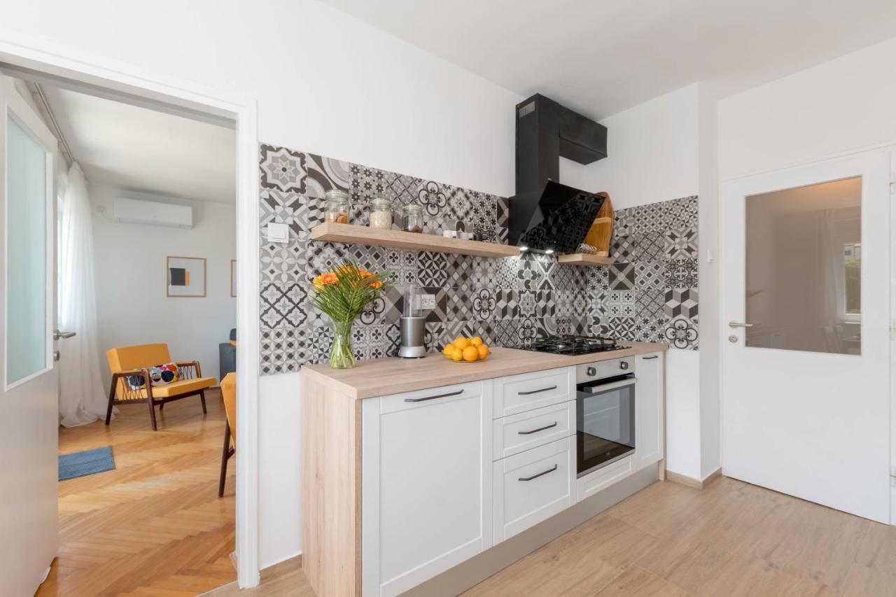 Nona Mileva Apartment Pula Buitenkant foto