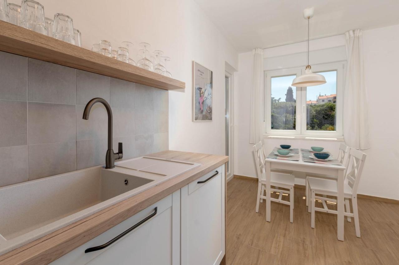 Nona Mileva Apartment Pula Buitenkant foto